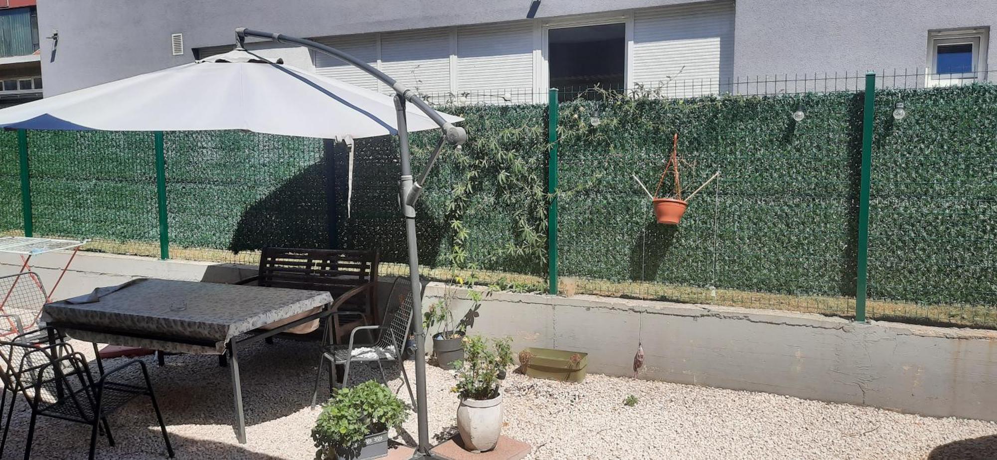Konak Mali SJJ Exterior foto